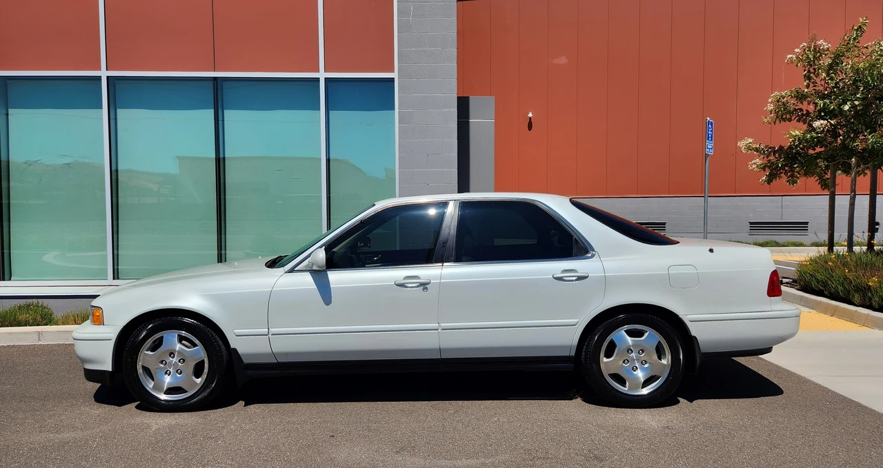 1994 Acura Legend 2nd Gen - Image 24 of 31