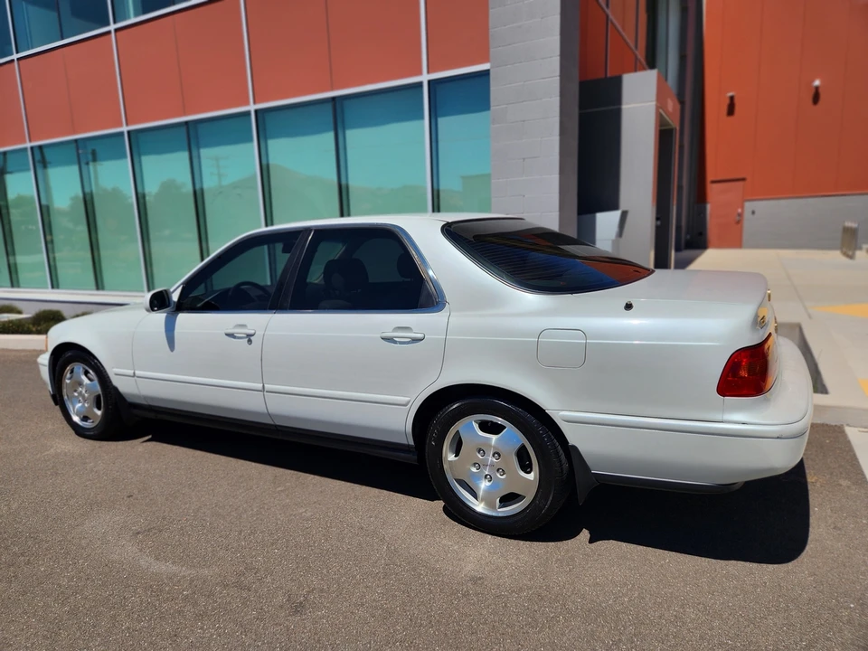 1994 Acura Legend 2nd Gen - Image 22 of 31