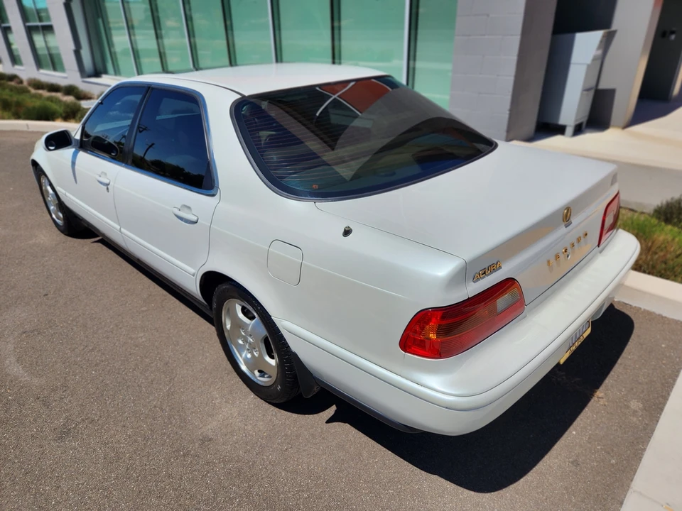 1994 Acura Legend 2nd Gen - Image 19 of 31