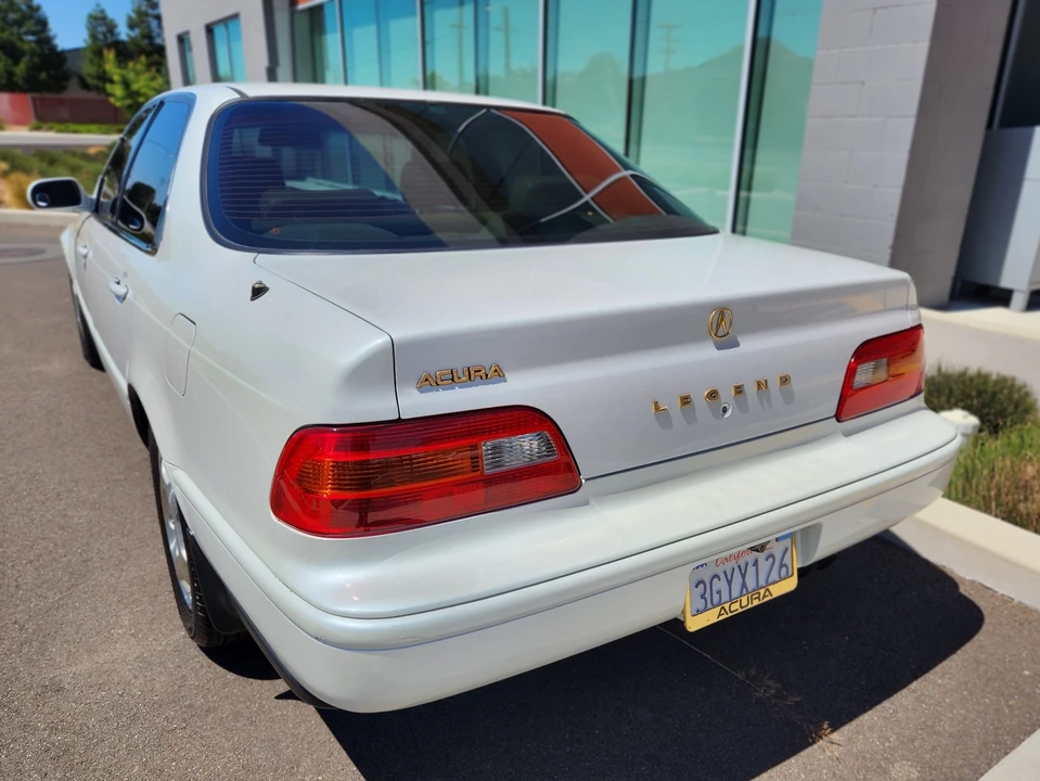 1994 Acura Legend 2nd Gen - Image 17 of 31