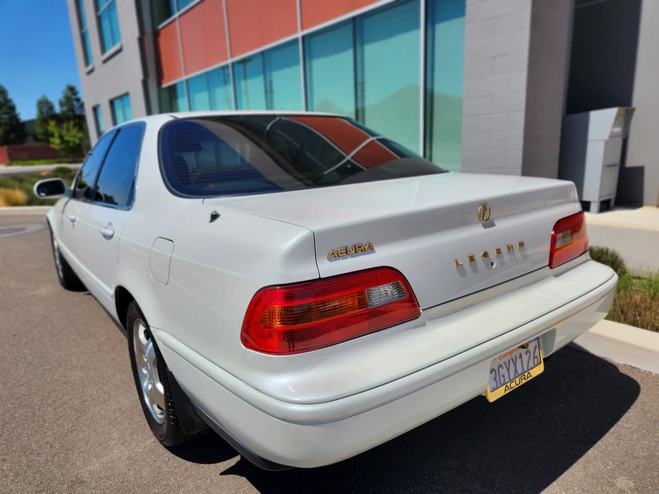 1994 Acura Legend 2nd Gen - Image 18 of 31