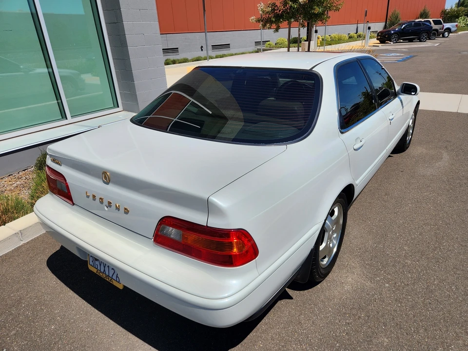 1994 Acura Legend 2nd Gen - Image 15 of 31