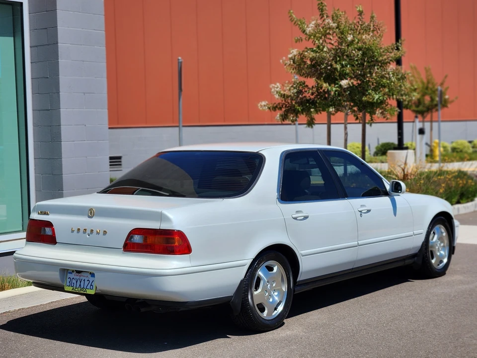 1994 Acura Legend 2nd Gen - Image 13 of 31