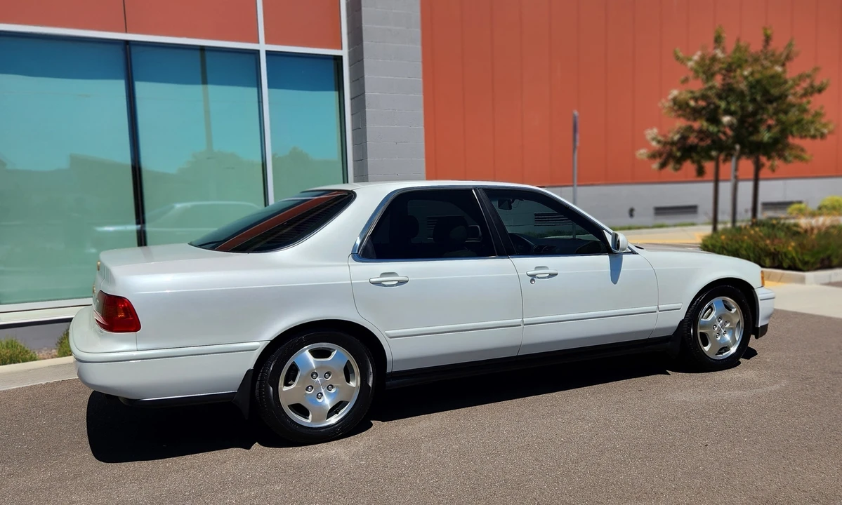 1994 Acura Legend 2nd Gen - Image 11 of 31