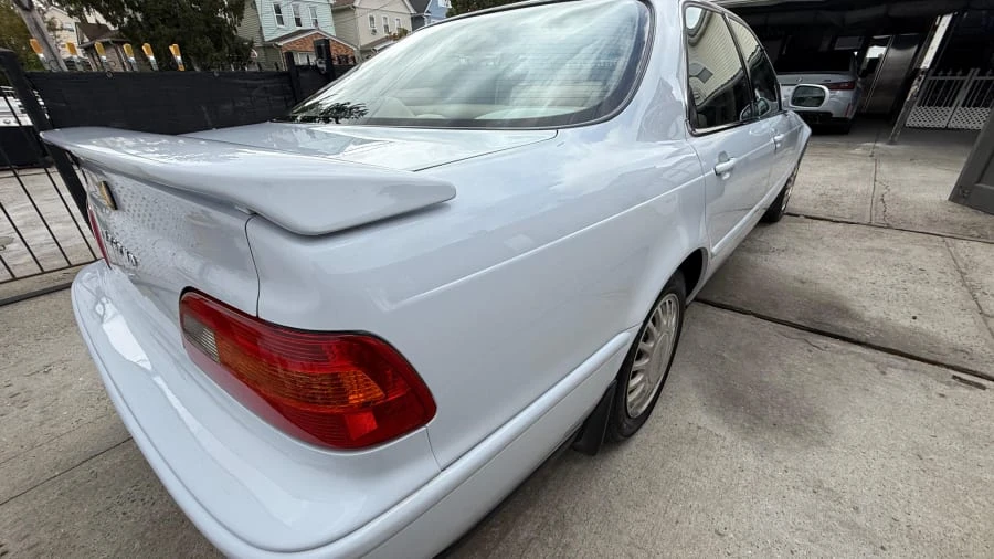 1994 Acura Legend 2nd Gen - Image 15 of 25