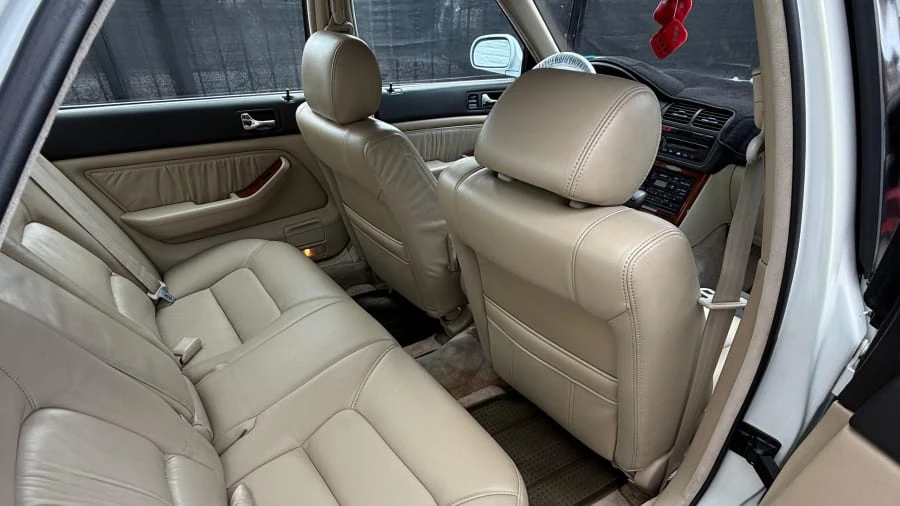 1994 Acura Legend 2nd Gen - Image 19 of 25