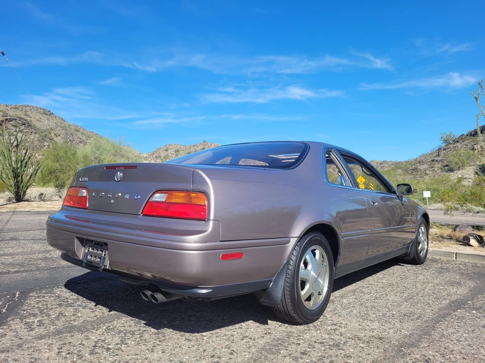 1994 Acura Legend 2nd Gen - Image 17 of 31