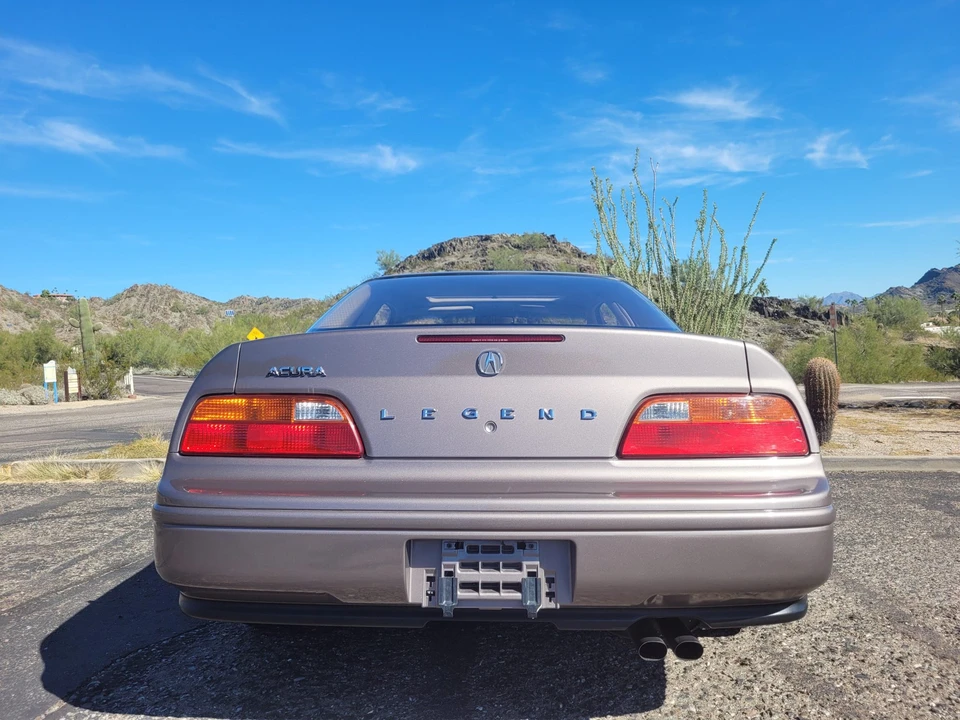 1994 Acura Legend 2nd Gen - Image 18 of 31