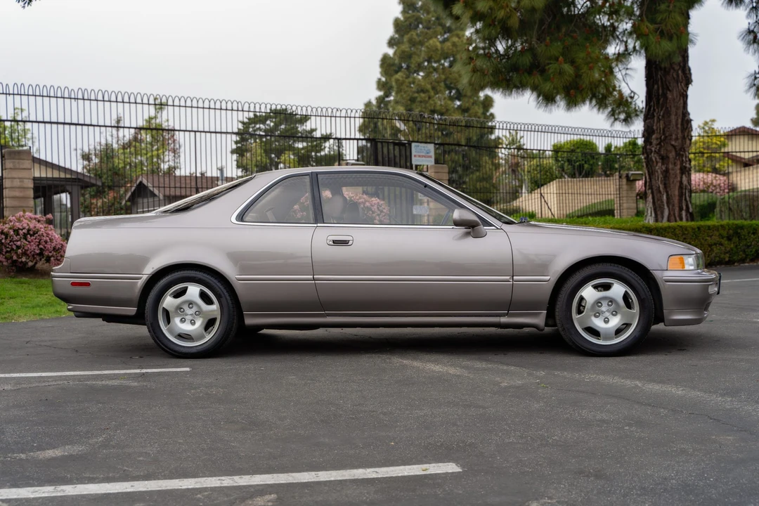 1994 Acura Legend 2nd Gen - Image 7 of 31