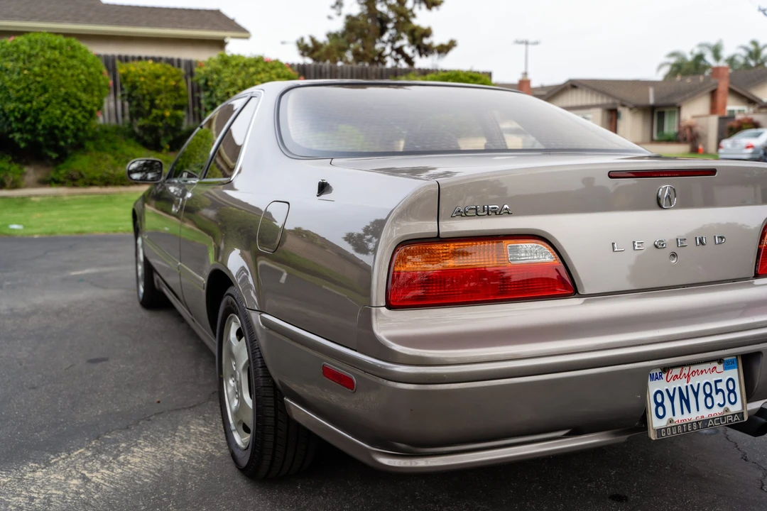1994 Acura Legend 2nd Gen - Image 10 of 31
