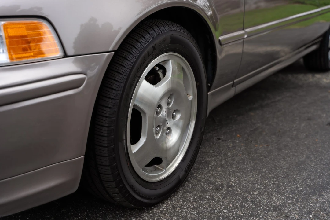1994 Acura Legend 2nd Gen - Image 12 of 31