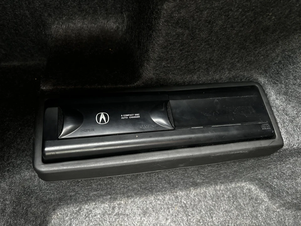 1994 Acura Legend 2nd Gen - Image 27 of 31