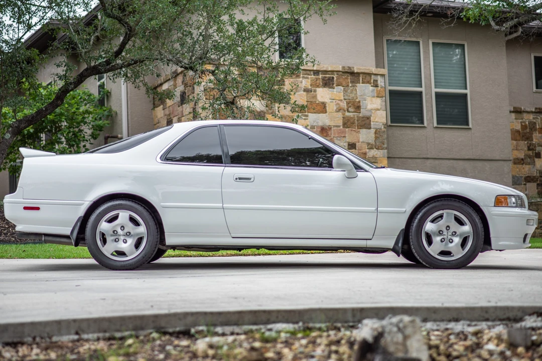 1994 Acura Legend 2nd Gen - Image 8 of 31