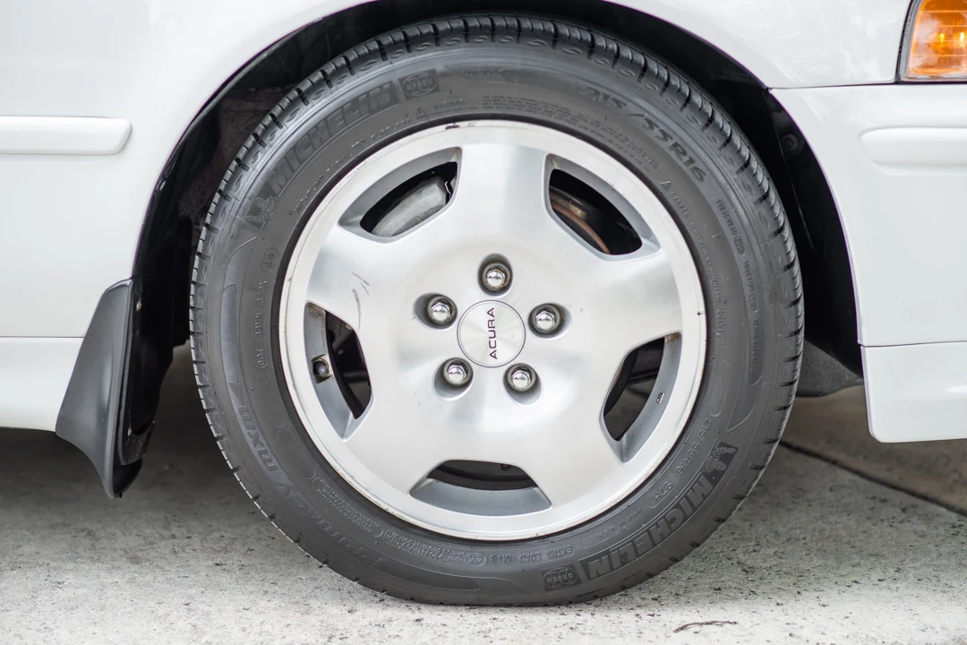 1994 Acura Legend 2nd Gen - Image 28 of 31