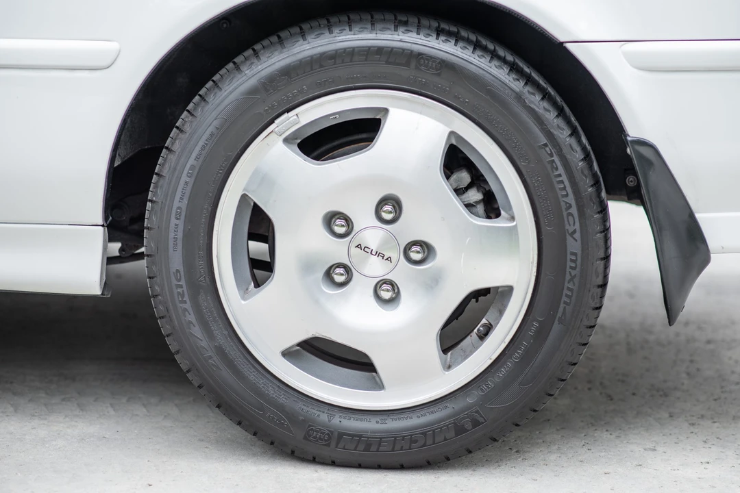 1994 Acura Legend 2nd Gen - Image 29 of 31