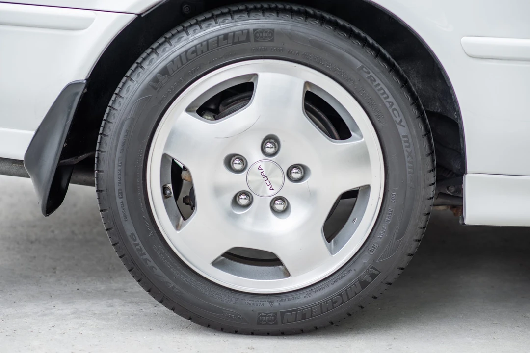 1994 Acura Legend 2nd Gen - Image 30 of 31