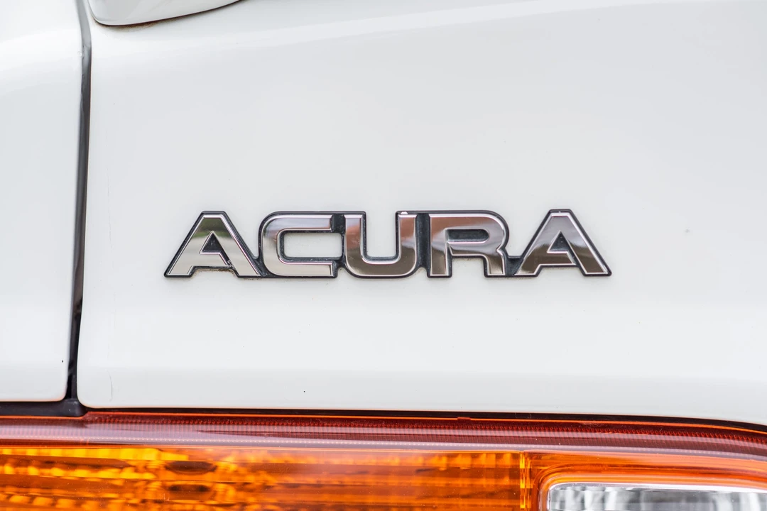 1994 Acura Legend 2nd Gen - Image 19 of 31