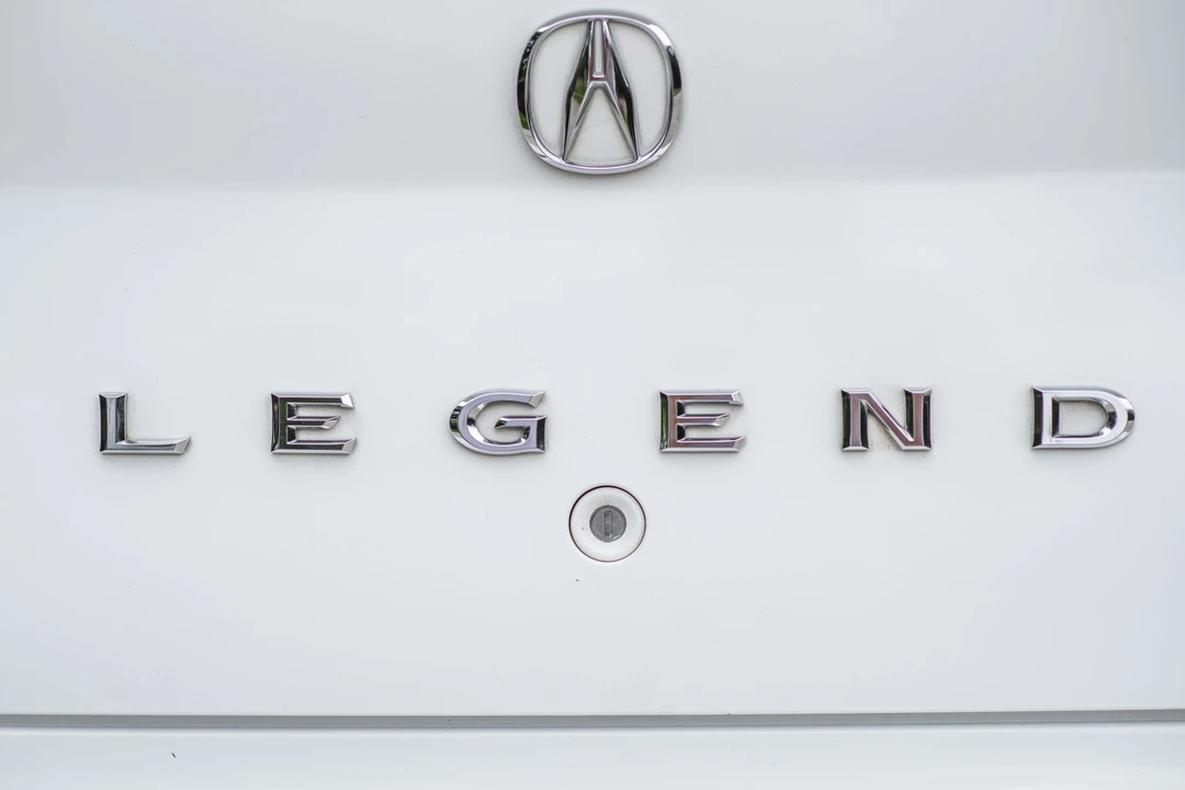 1994 Acura Legend 2nd Gen - Image 21 of 31