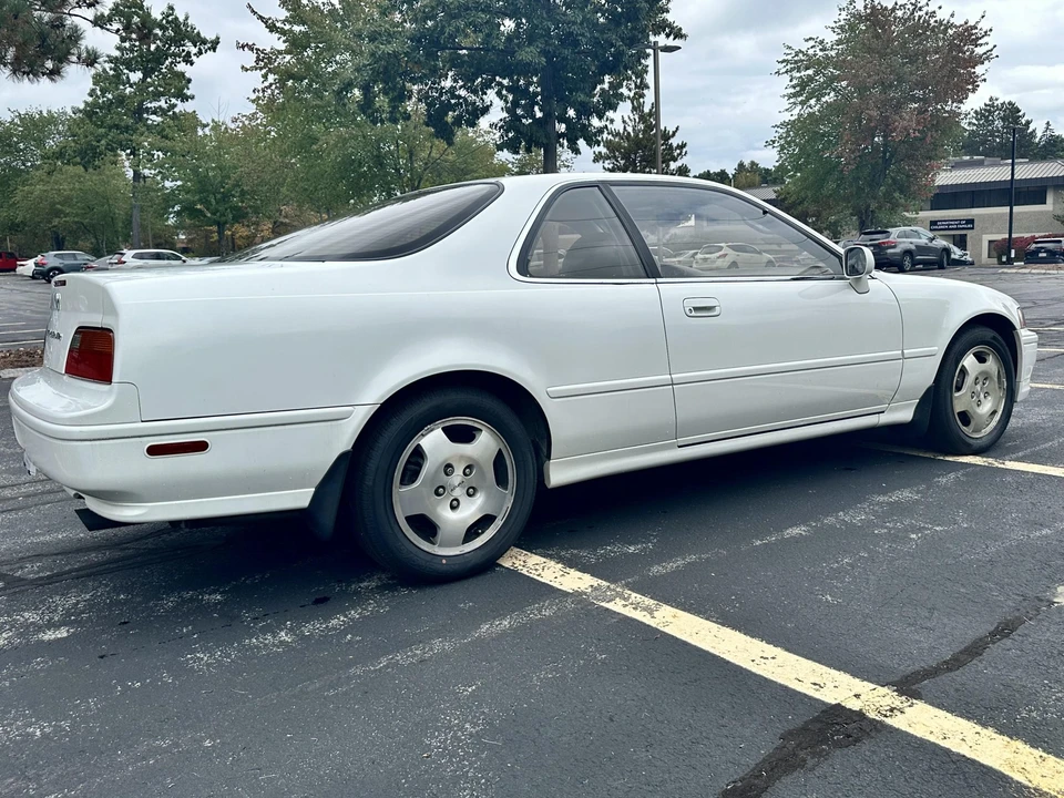 1994 Acura Legend 2nd Gen - Image 21 of 31