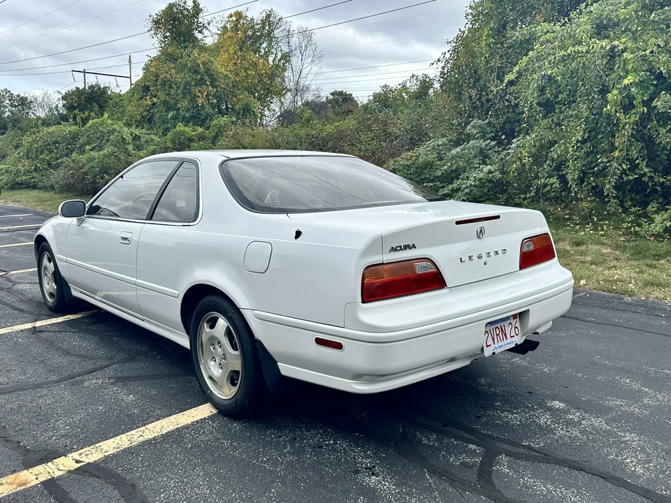 1994 Acura Legend 2nd Gen - Image 19 of 31