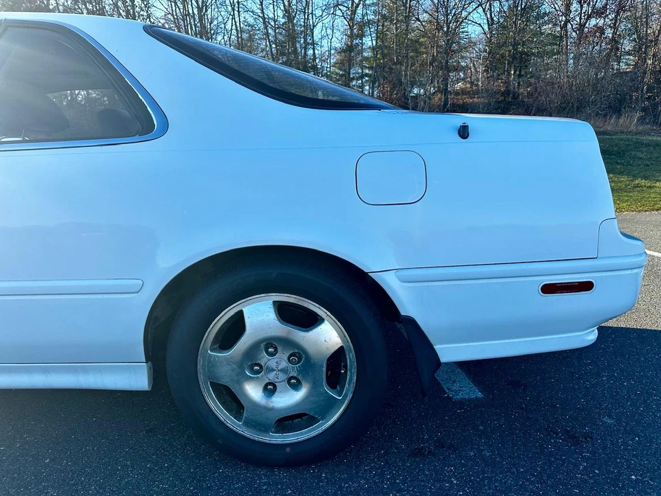 1994 Acura Legend 2nd Gen - Image 27 of 31