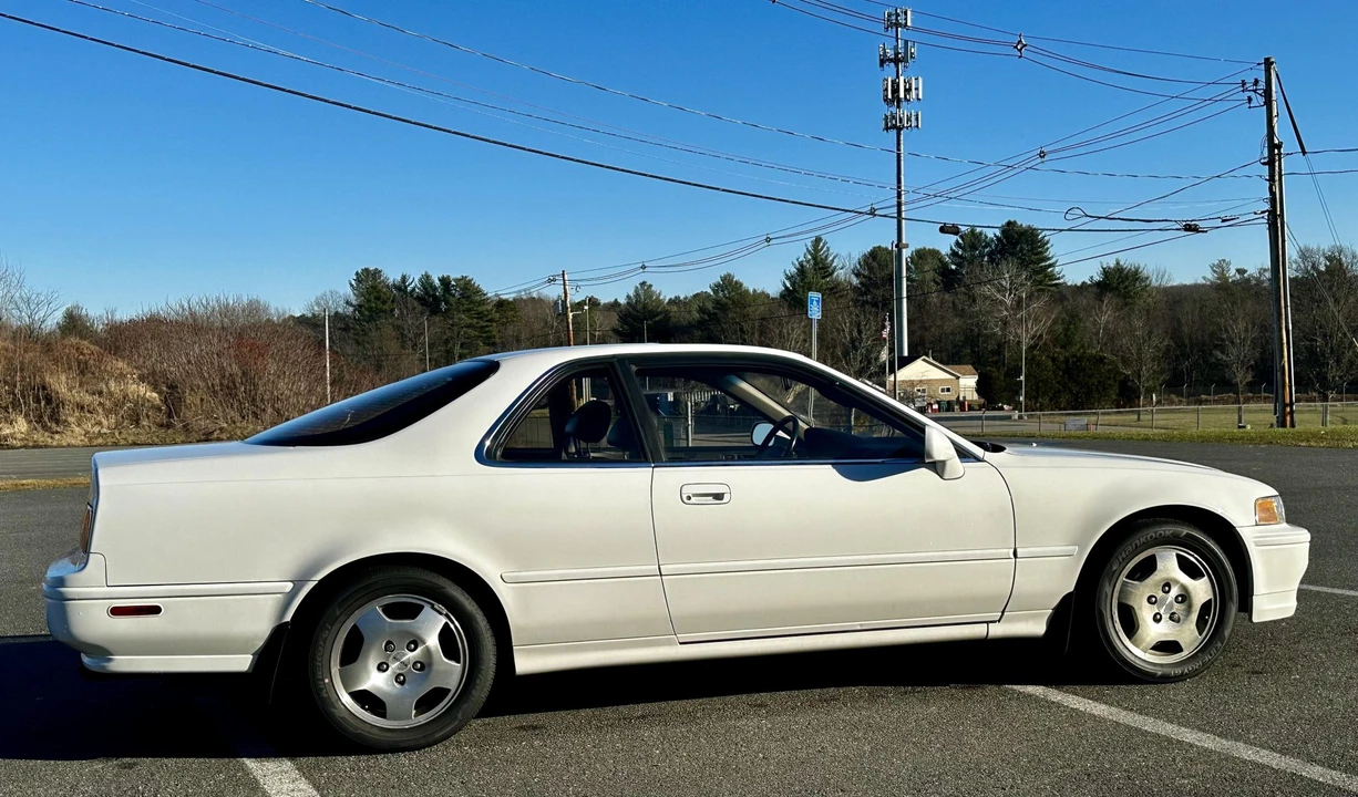 1994 Acura Legend 2nd Gen - Image 16 of 31
