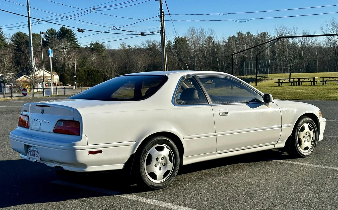1994 Acura Legend 2nd Gen - Image 15 of 31