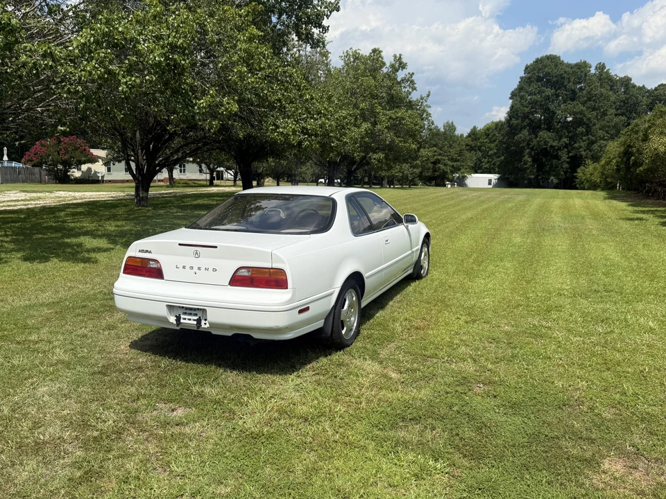 1994 Acura Legend 2nd Gen - Image 13 of 31