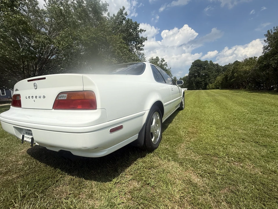 1994 Acura Legend 2nd Gen - Image 11 of 31