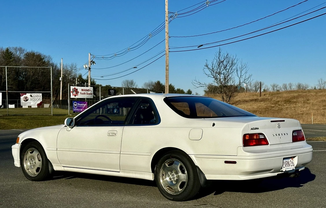 1994 Acura Legend 2nd Gen - Image 10 of 31