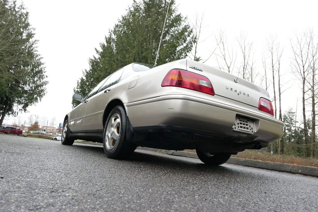 1994 Acura Legend 2nd Gen - Image 9 of 31