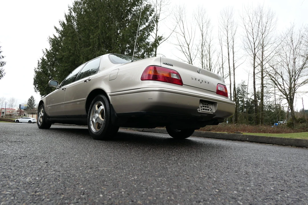 1994 Acura Legend 2nd Gen - Image 8 of 31