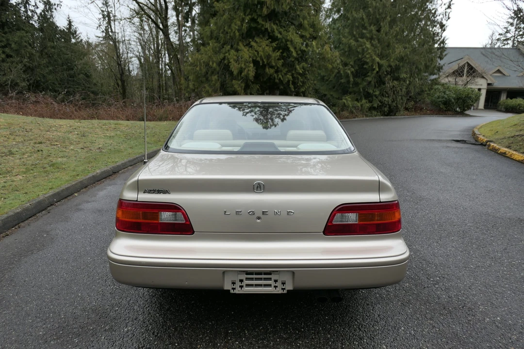 1994 Acura Legend 2nd Gen - Image 11 of 31