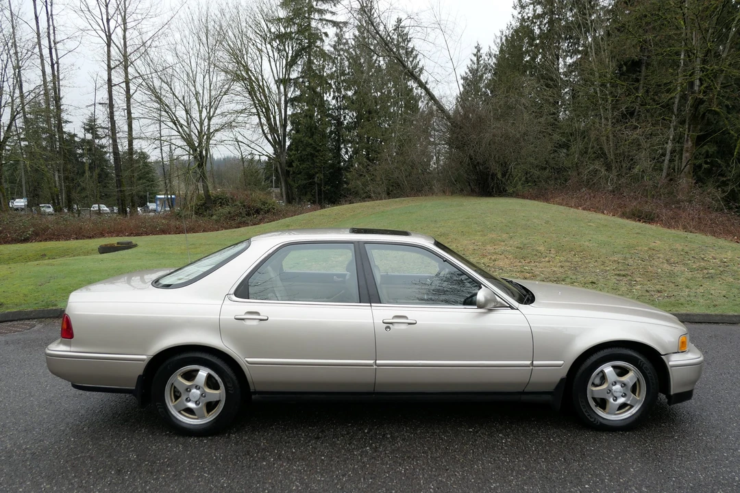 1994 Acura Legend 2nd Gen - Image 15 of 31