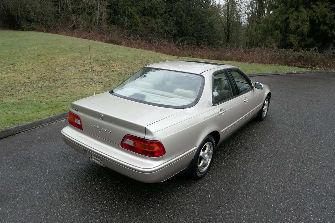 1994 Acura Legend 2nd Gen - Image 12 of 31