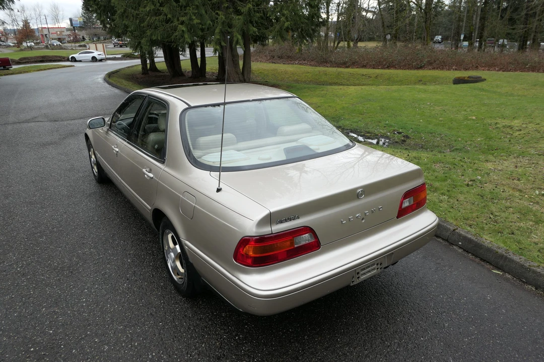 1994 Acura Legend 2nd Gen - Image 10 of 31