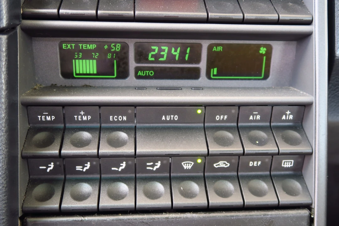 1994 Alfa Romeo 164 - Image 25 of 31