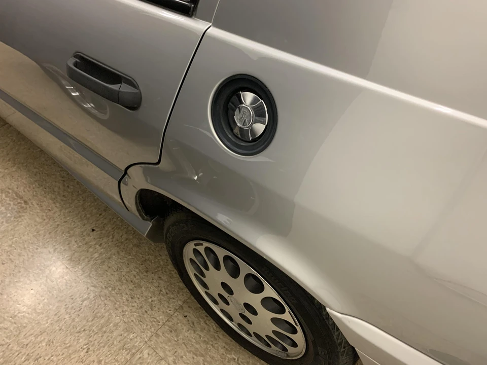1994 Alfa Romeo - Image 28 of 31