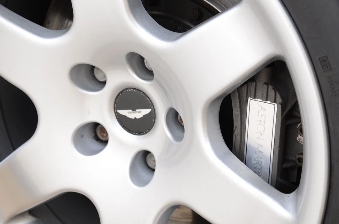 1994 Aston Martin Vantage (1993-2000) - Image 11 of 26