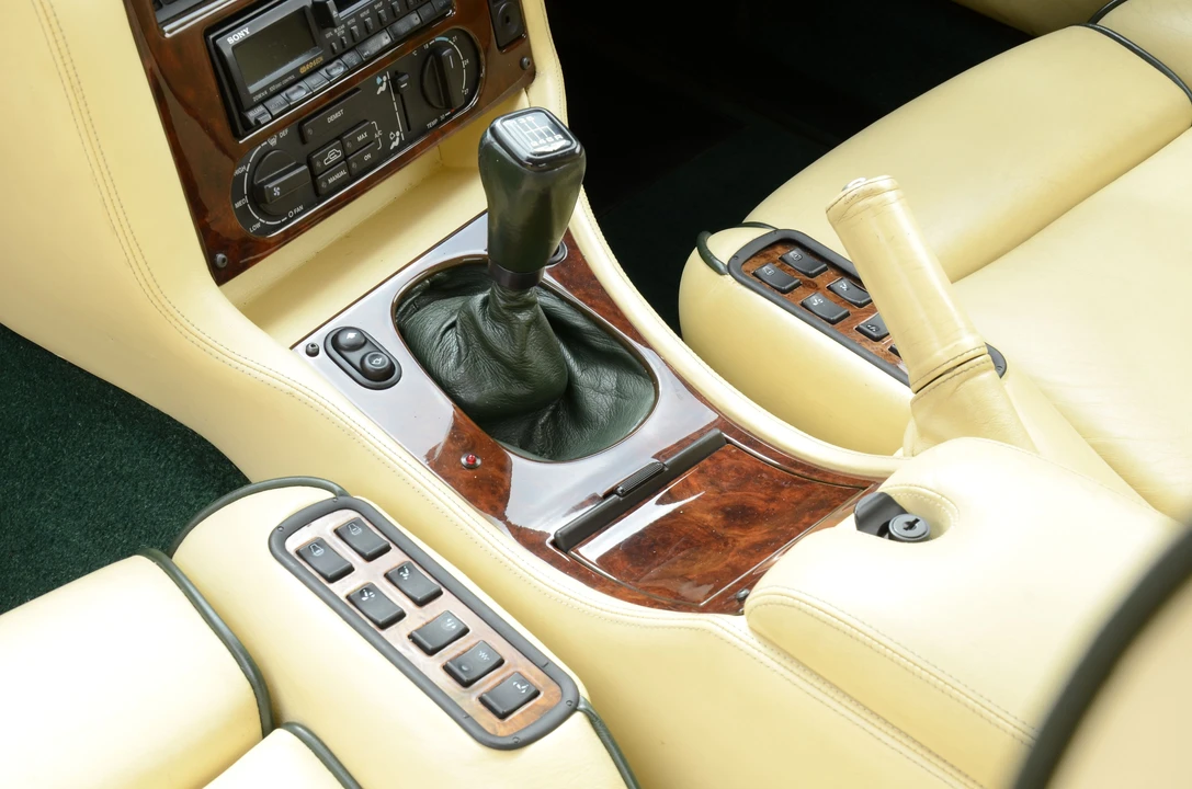 1994 Aston Martin Vantage (1993-2000) - Image 4 of 26