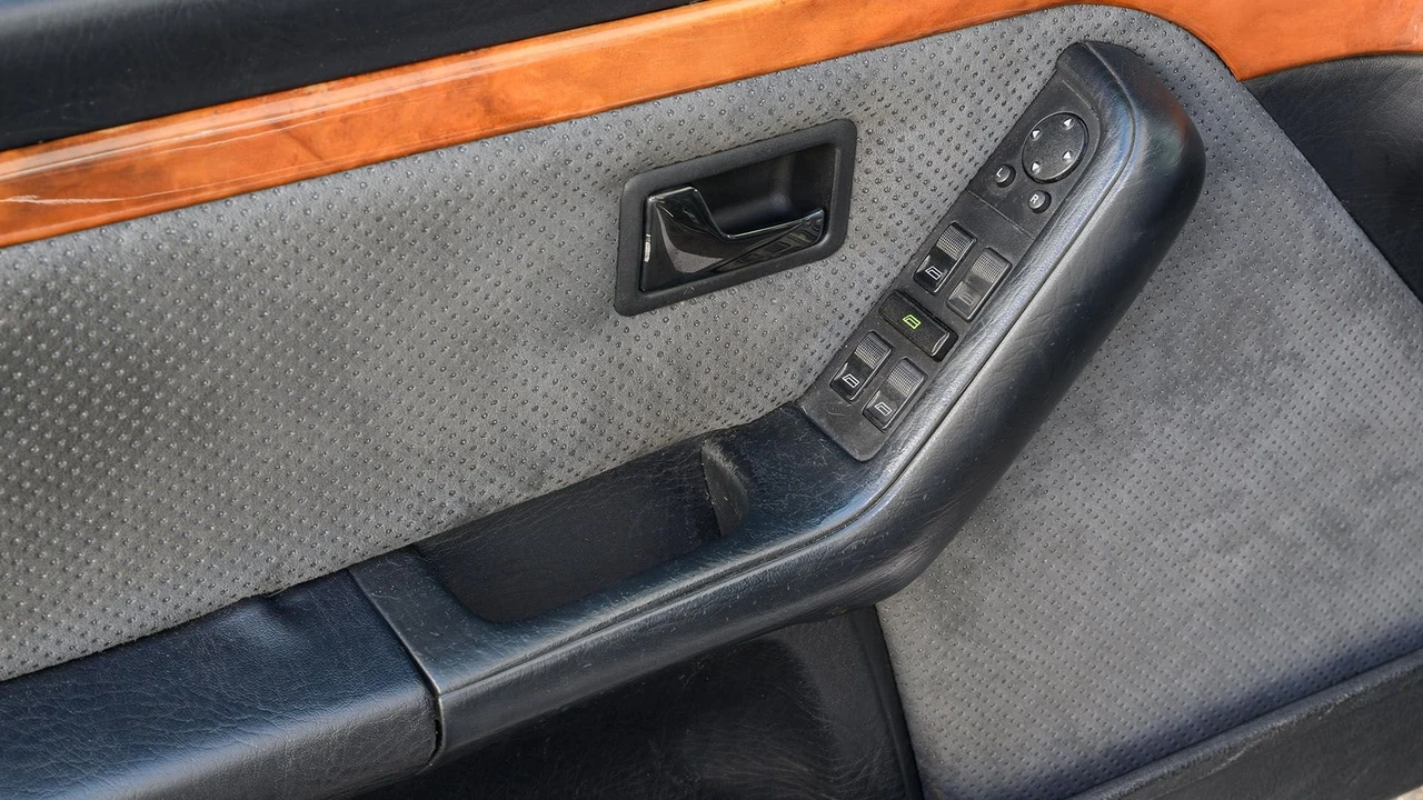 1994 Audi RS2 Avant - Image 18 of 31