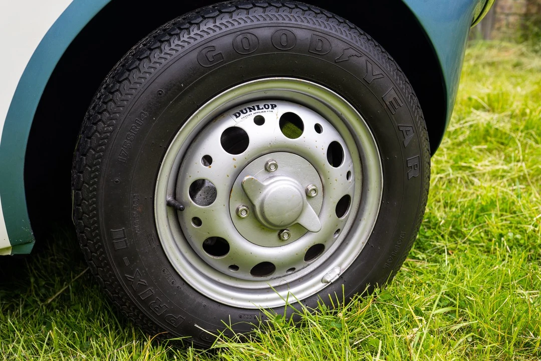 1994 Austin-Healey 100 - Image 11 of 30