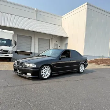 1994 BMW 3 Series 325i Sedan 4D