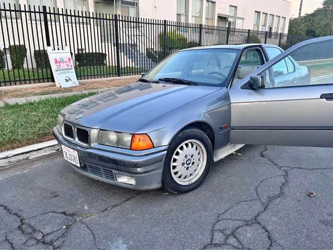 1994 BMW 3 Series 325i Sedan 4D