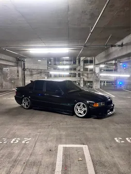 1994 BMW 3 Series 325i Sedan