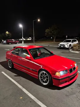 1994 BMW 3 Series 325i Sedan 4D