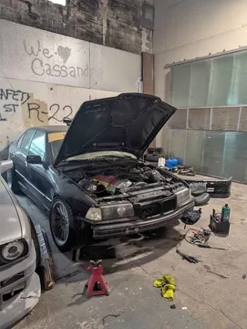 1994 BMW 3 Series 325i Sedan 4D