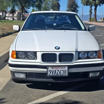 1994 BMW 325i E36 Sedan