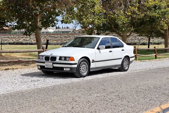 1994 BMW 325i E36 Sedan