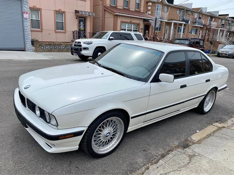 1994 BMW 5 Series 525i Sedan 4D